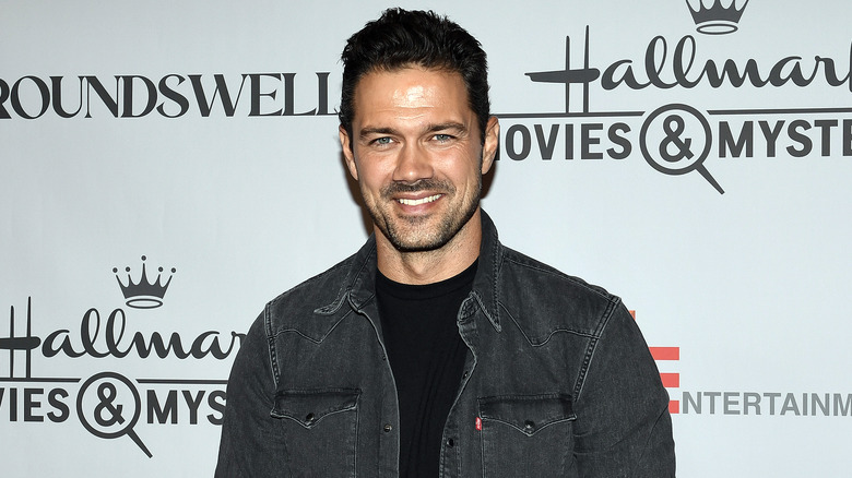 Ryan Paevey posing at event