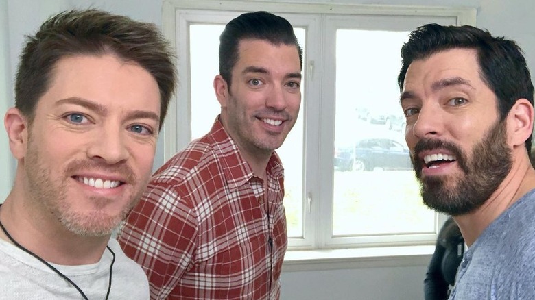 jd jonathan and drew scott smiling