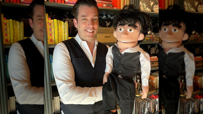 jonathan scott smiling with puppet