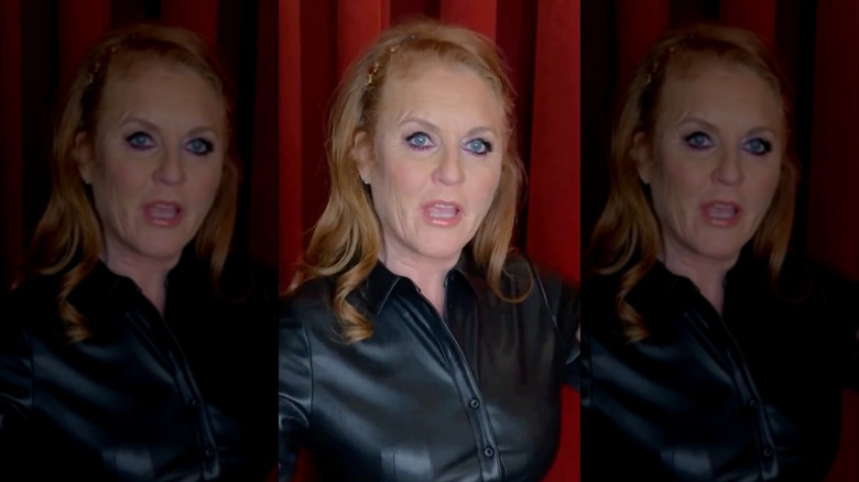 Sarah Ferguson wears purple under eye eyeliner