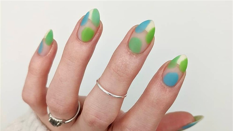 Pebble sea glass effect manicure