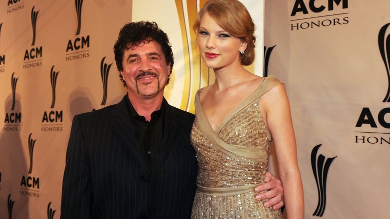 Taylor Swift, Scott Borchetta 