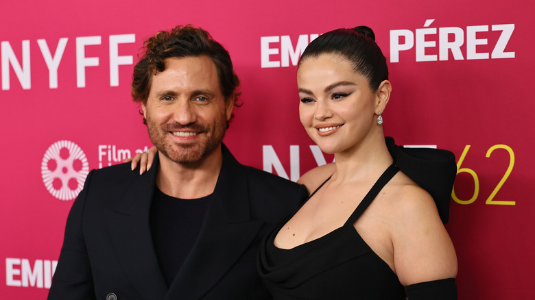 Edgar Ramírez and Selena Gomez smiling