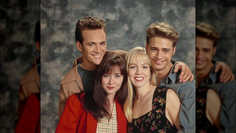 Shannen Doherty and her 90210 castmates