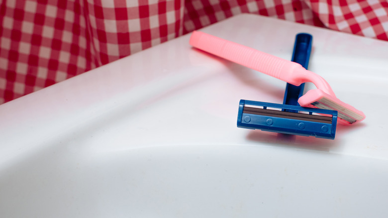 pink and blue razors