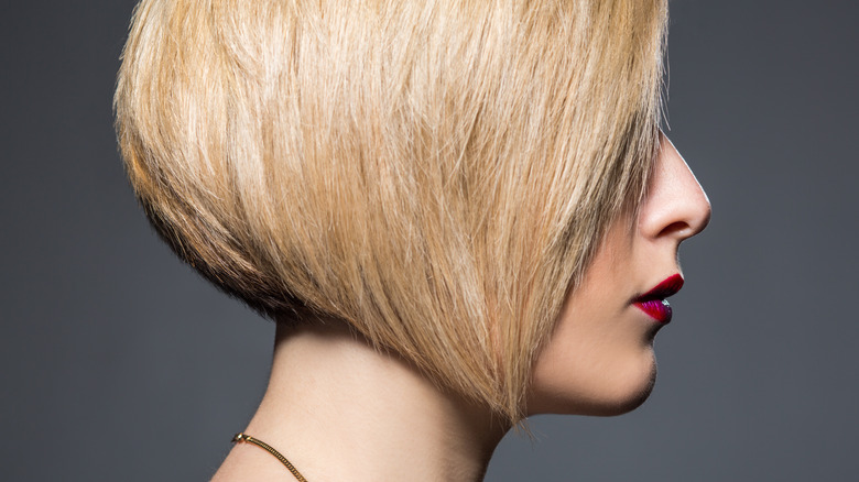 the stacked bob short hairstyle