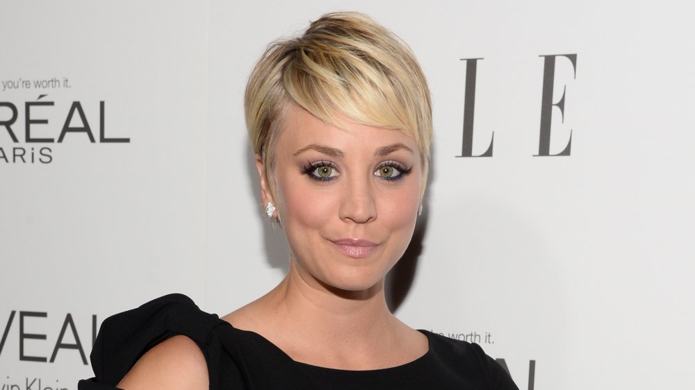 Kaley Cuoco with a short hairstyle