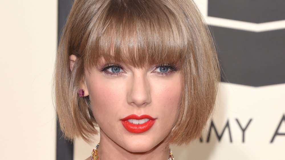 Taylor Swift with a short hairstyle