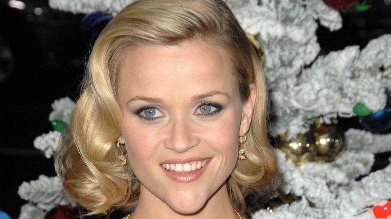 Reese Witherspoon in a sleek bob haircut in 2008