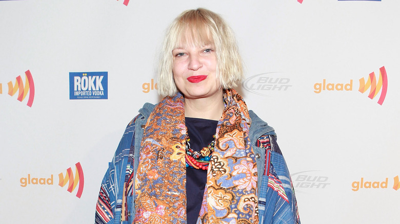 Sia posing in 2010