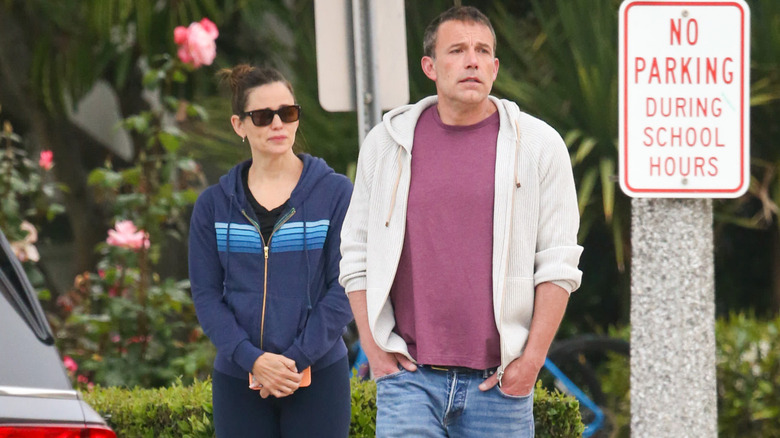 Ben Affleck and Jennifer Garner taking a walk