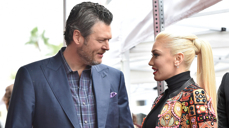 Blake Shelton and Gwen Stefani talking