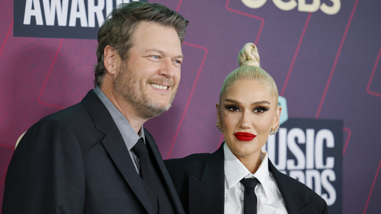 Blake Shelton and Gwen Stefani smiling