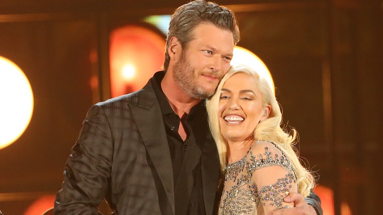 Blake Shelton and Gwen Stefani hugging