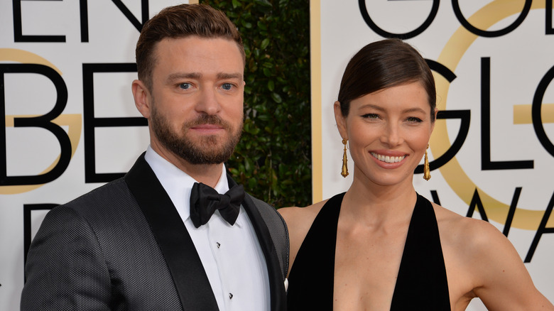 Justin Timberlake and Jessica Biel posing