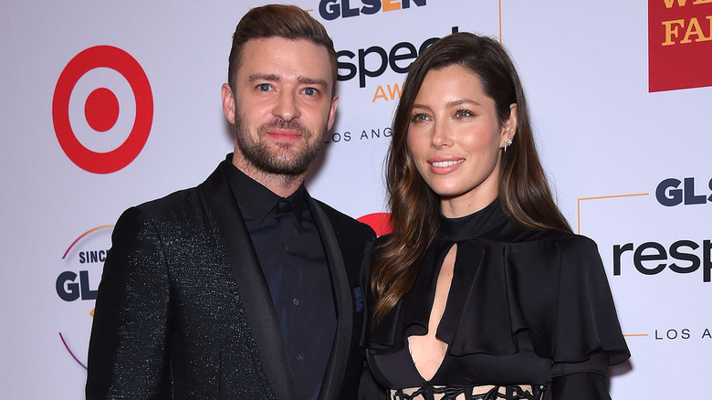 Jessica Biel and Justin Timberlake smiling