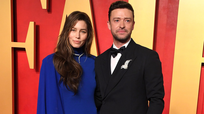 Jessica Biel and Justin Timberlake posing