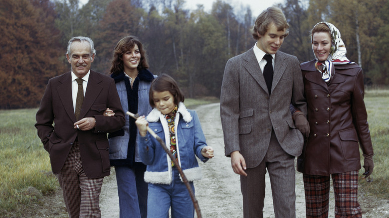 Prince Albert walking with his parents & siblings