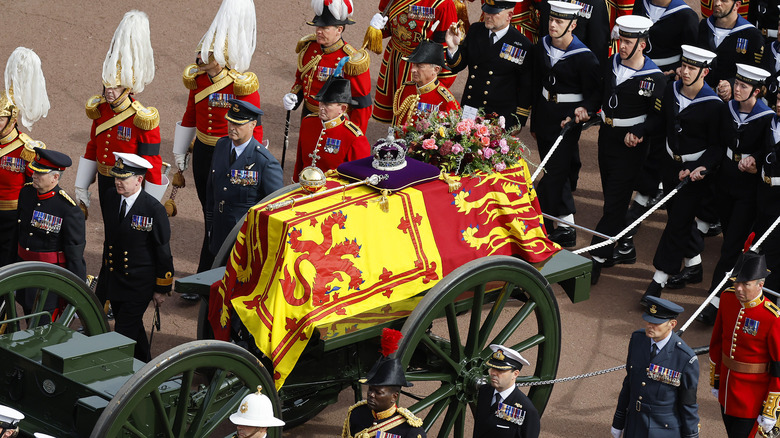 the queen's funeral procession