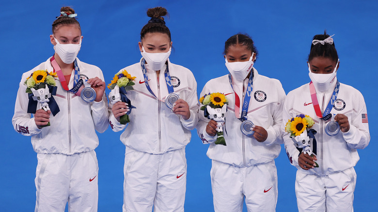 Team USA with their silver medals