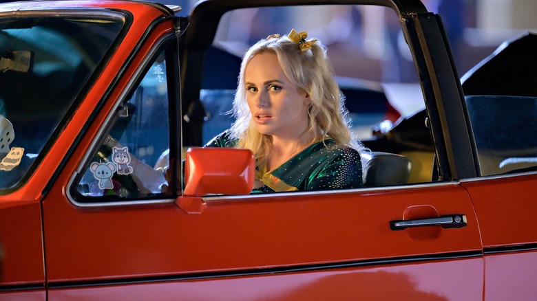 Rebel Wilson in car