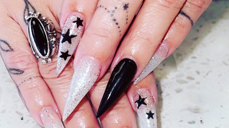 Long nails with sparkles