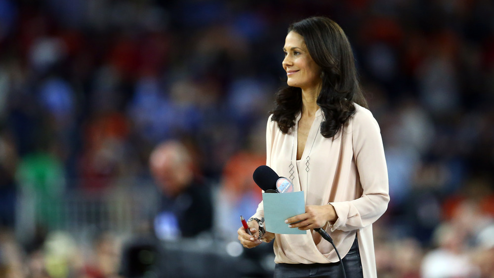 NFL broadcaster Tracy Wolfson