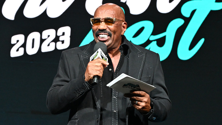 Steve Harvey speaking at InvestFest