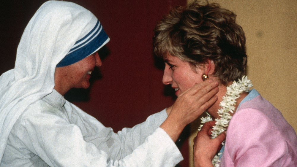 Princess Diana and Mother Teresa meeting in 1992