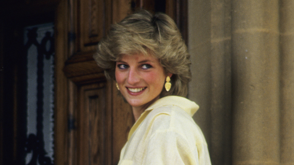 Princess Diana entering a building in 1987