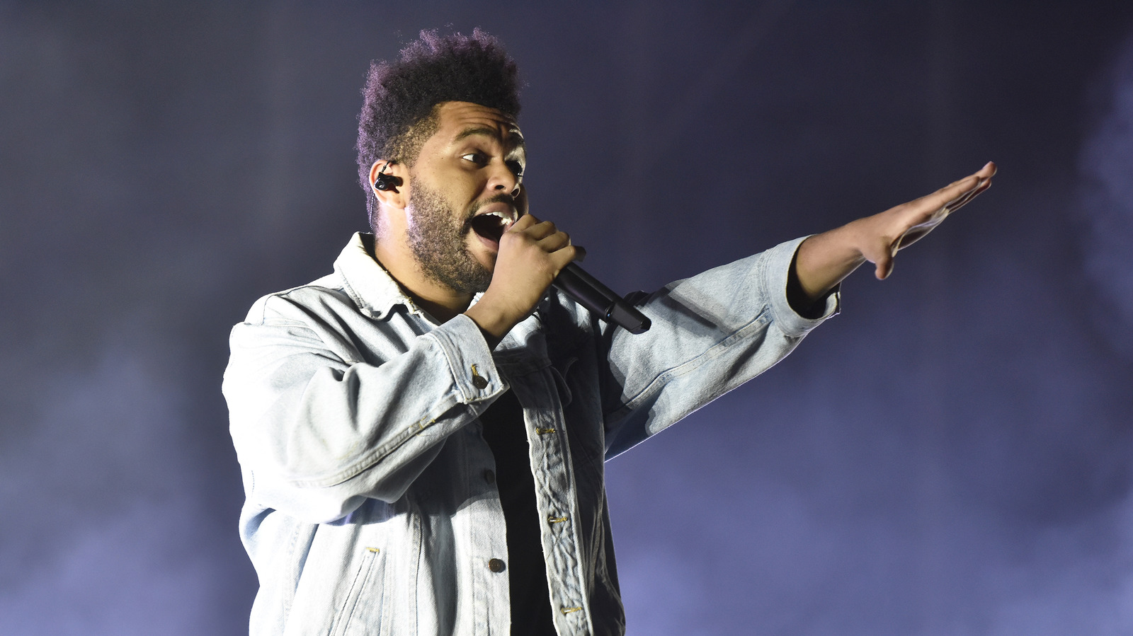 Super Bowl halftime show setlist 2021: Every song the Weeknd played -  Sports Illustrated