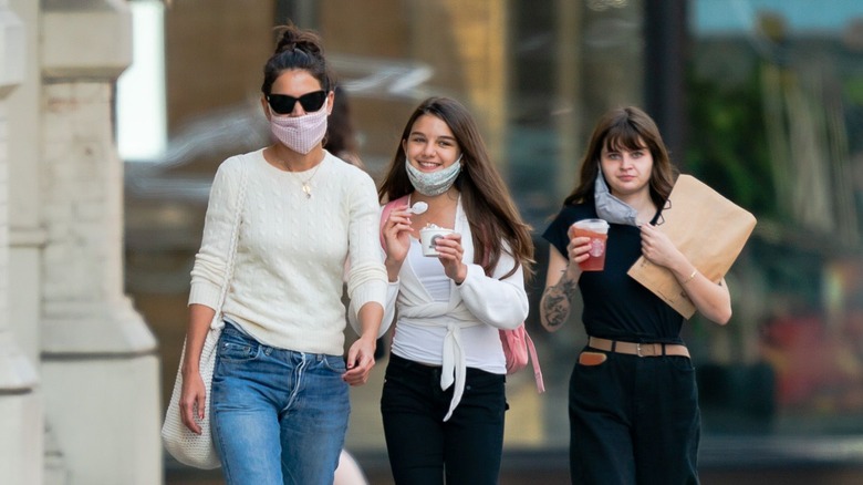 Suri Cruise, Katie Holmes and a friend