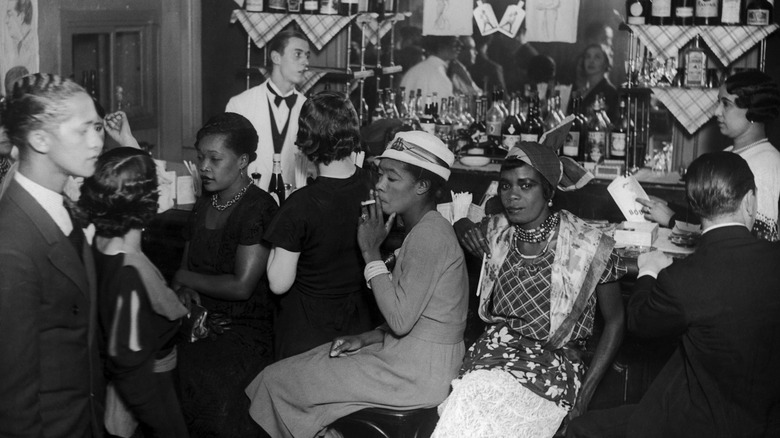 Women in bar in 1920s