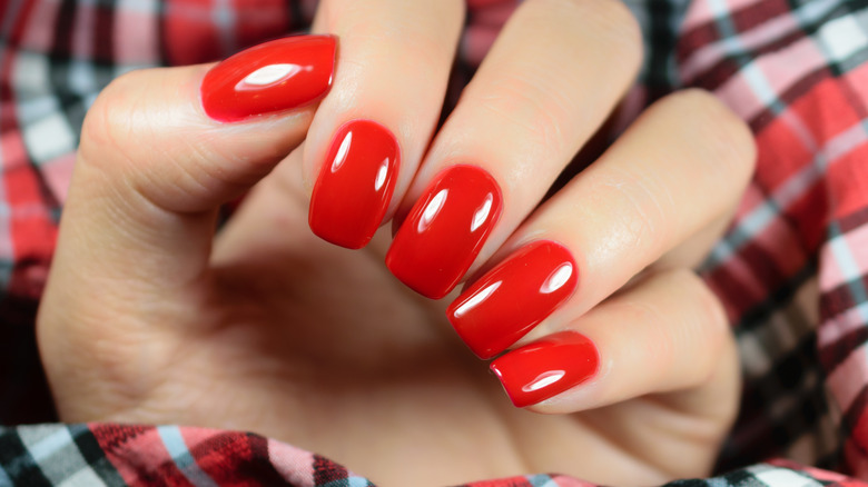 Red nails