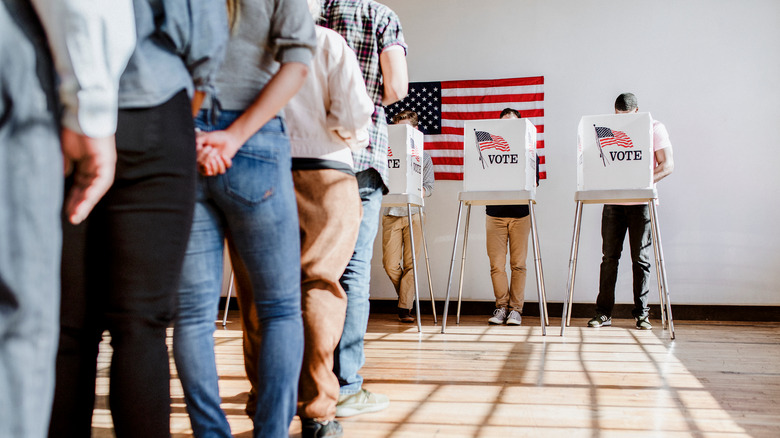 people lined up to vote