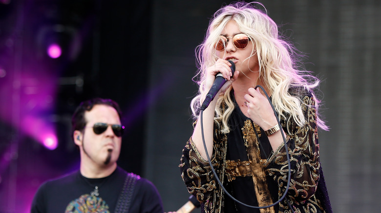 Taylor Momsen performing