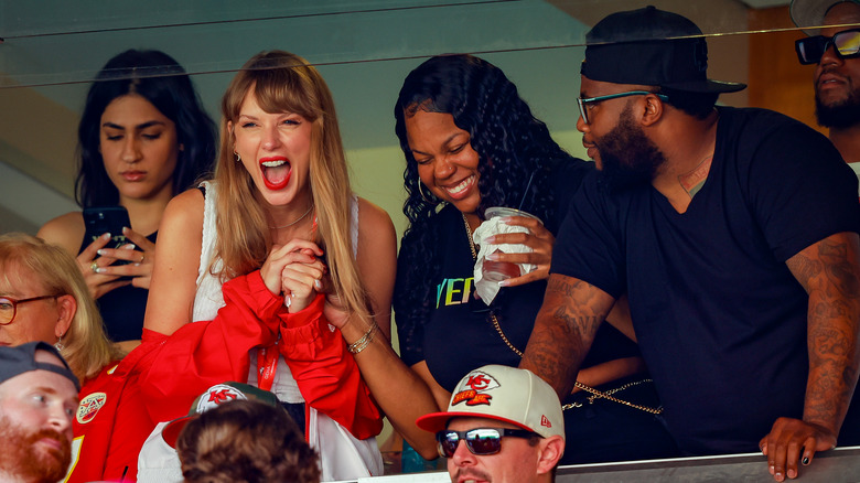 Taylor Swift cheering for Travis Kelce