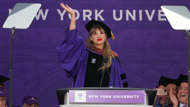 Taylor Swift delivering graduation speech