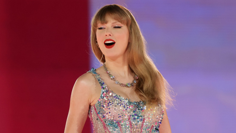 Taylor Swift smiling on stage