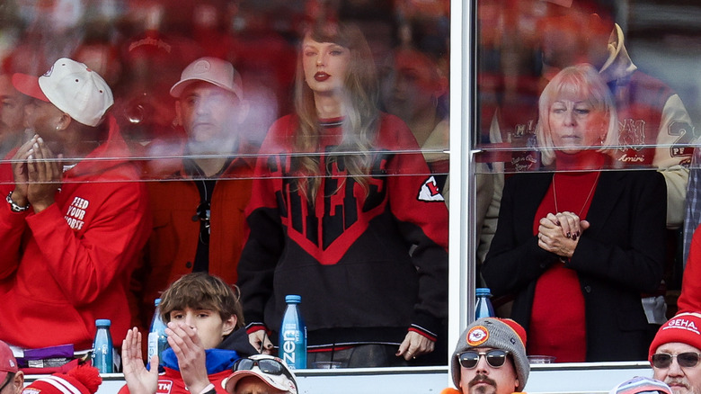 Taylor Swift in a Chiefs sweatshirt