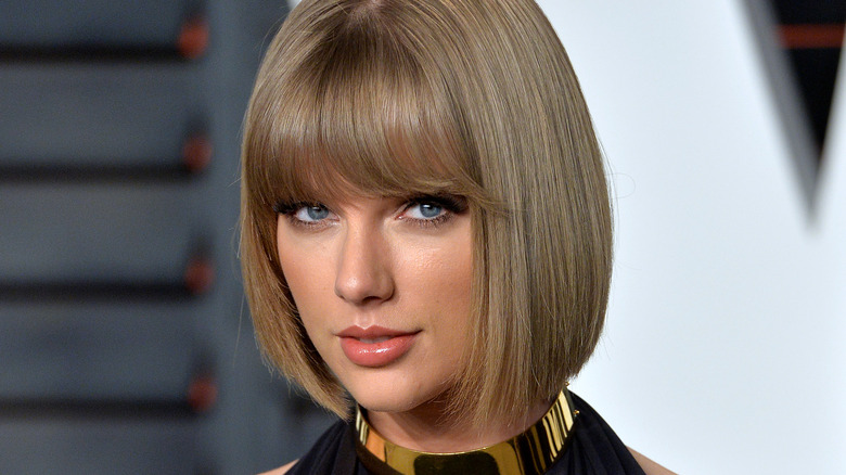 Taylor Swift with bob haircut