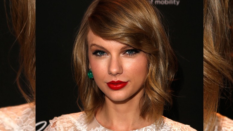 Taylor Swift with lob haircut