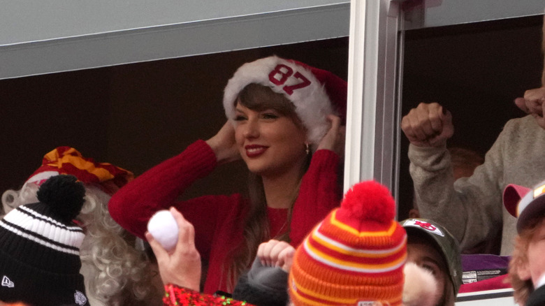 Taylor Swift at a Chiefs game 