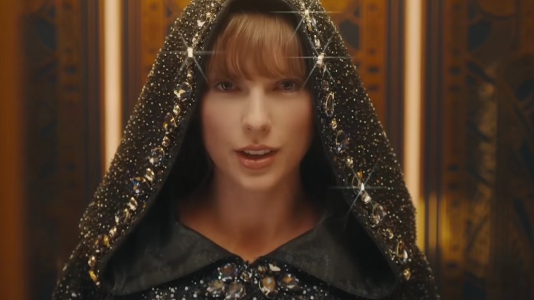 Taylor Swift in the "Bejeweled" music video