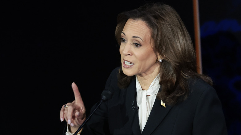 Kamala Harris pearl earrings at the debate