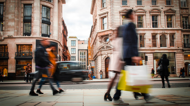 blurry shoppers in London