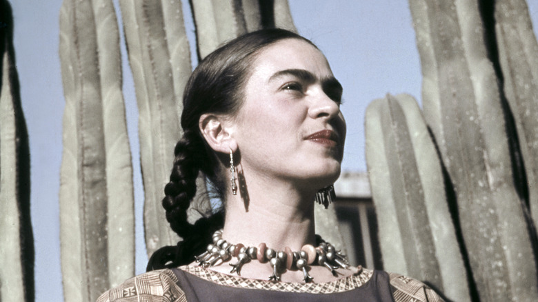 Frida Kahlo looking up