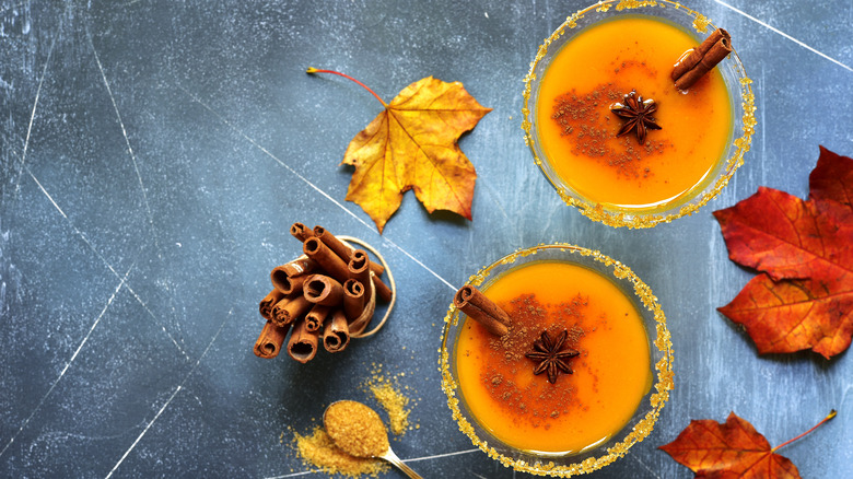 Pumpkin pie martinis with leaves