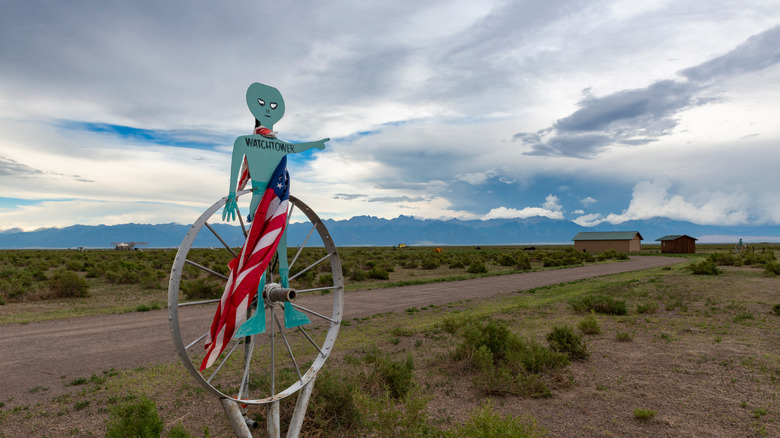 Sign pointing to UFO Watchtower