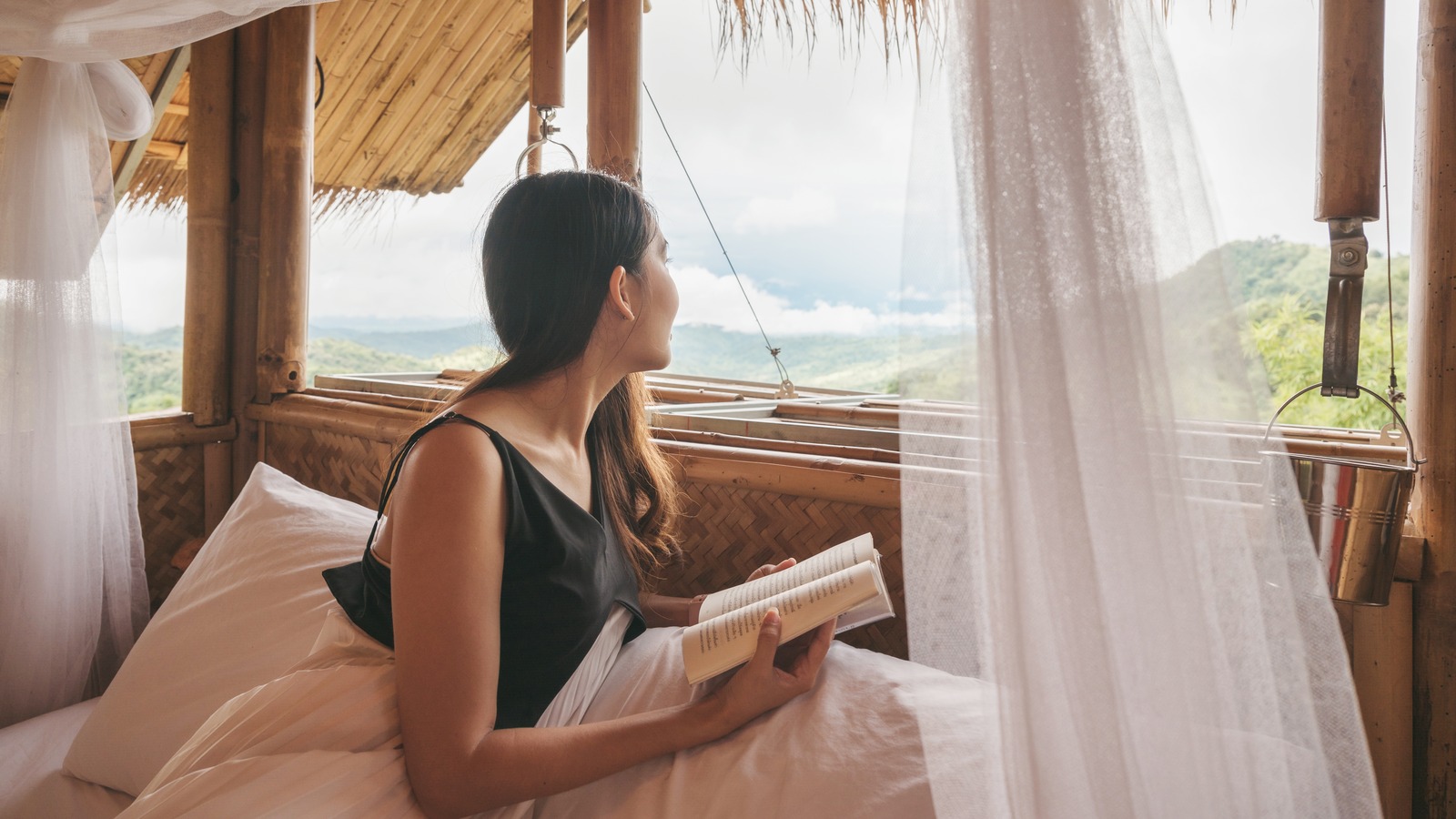 The 5 Best Romance Novels To Read On Your Weekend Getaway